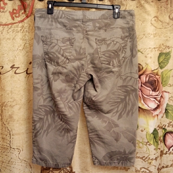 Faded Glory Capris - Picture 4 of 7